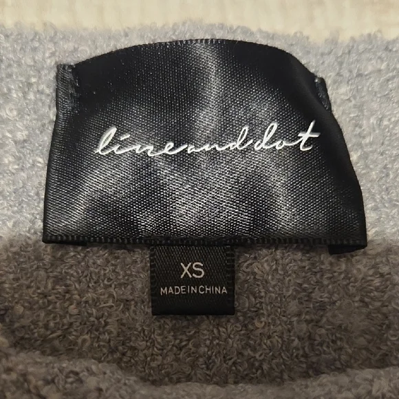 Line & Dot Gray Ribbed Sweater - Picture 2 of 2